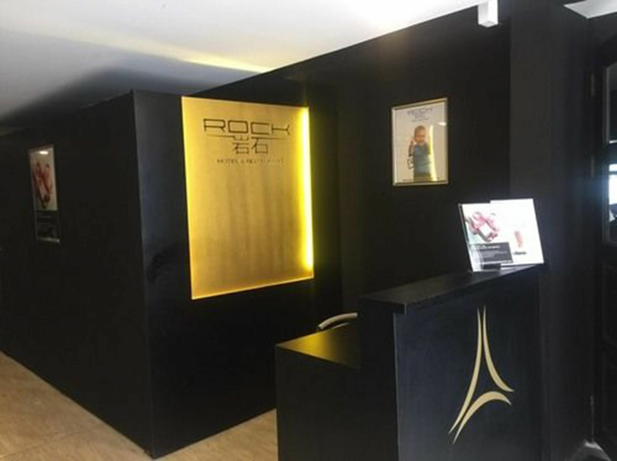 Rock Hotel Bangkok Dış mekan fotoğraf